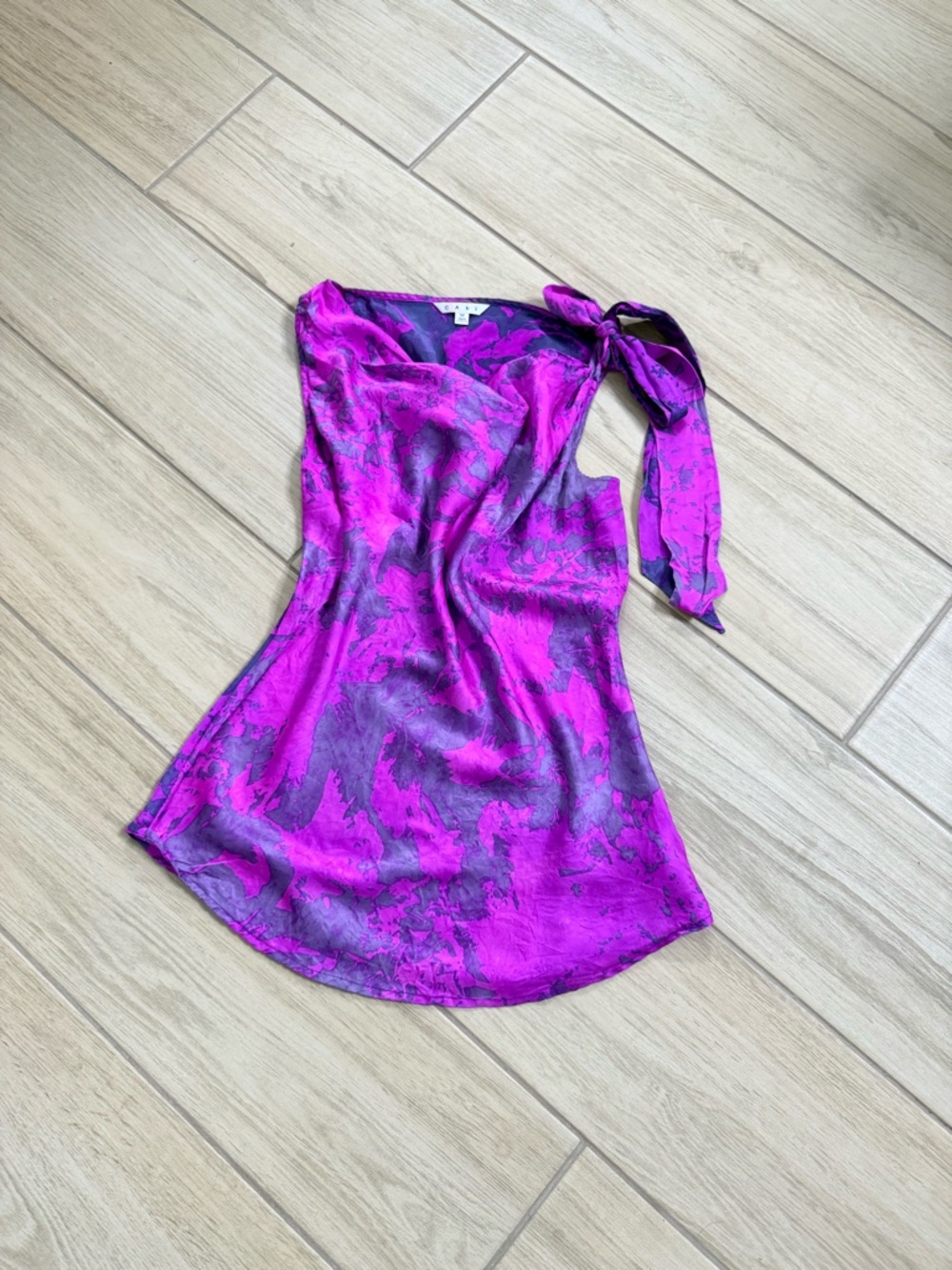Cabi Fit To Be Tied Silk Blouse Size M Magenta Watercolor Cowl Neck Tie Shoulder